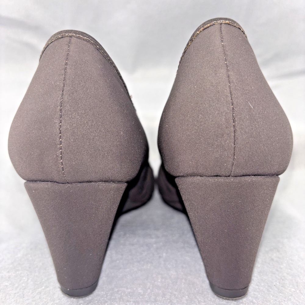 Donald J Pliner YESS Brown Stretchy Ruched Wedge Heal Shoes Women's 8.5 EUC - Picture 4 of 16